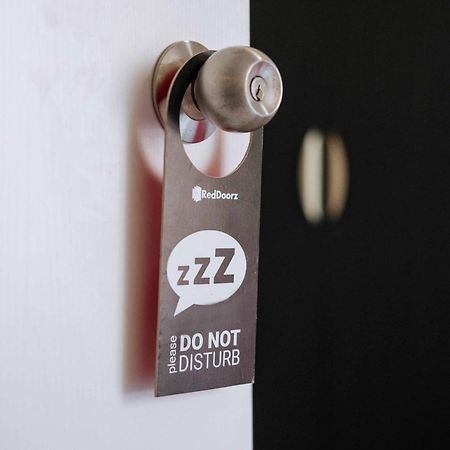 Reddoorz Premium @ Avida Verte Bgc Manila Exterior photo